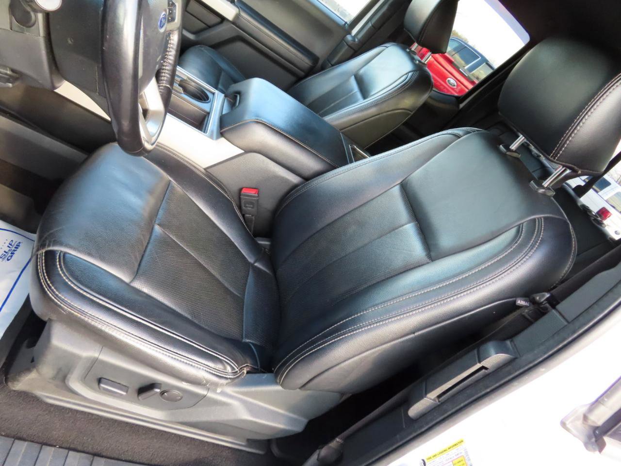 Used 2021 Ford F350 Lariat w/ Chrome Package image 30