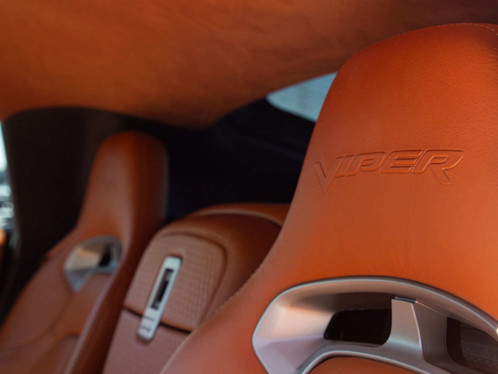 Used 2014 SRT GTS w/ GTS Laguna Interior Package RWD image 29