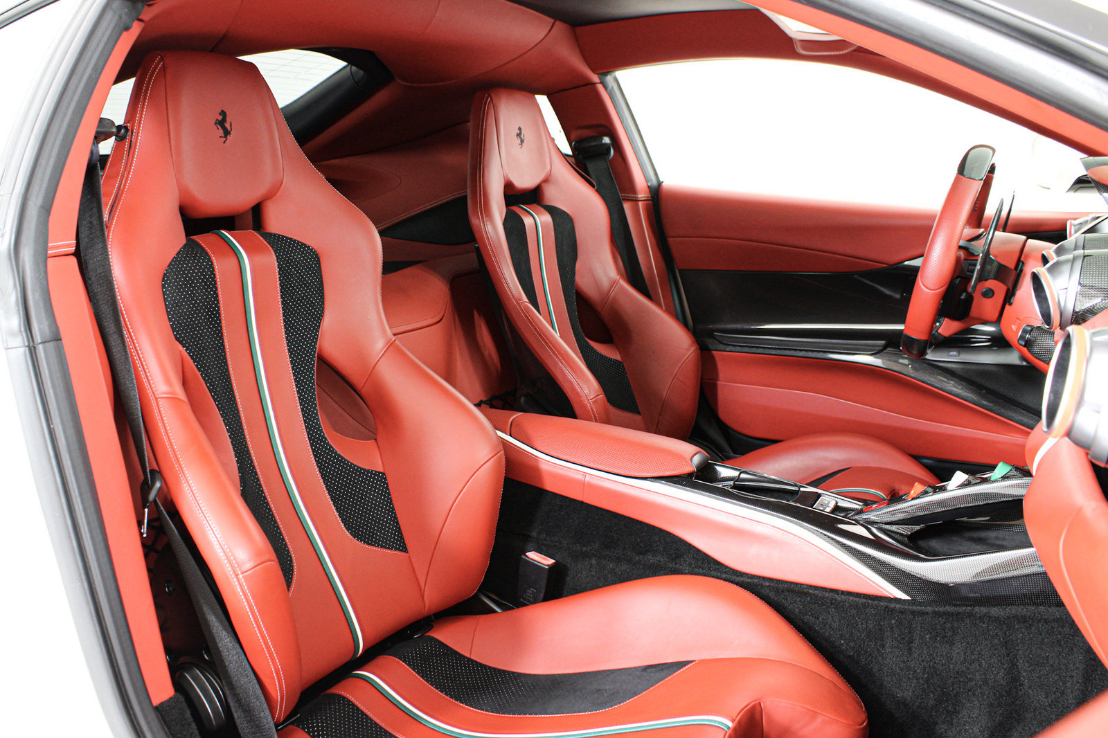 Certified 2020 Ferrari 812 Superfast RWD image 21