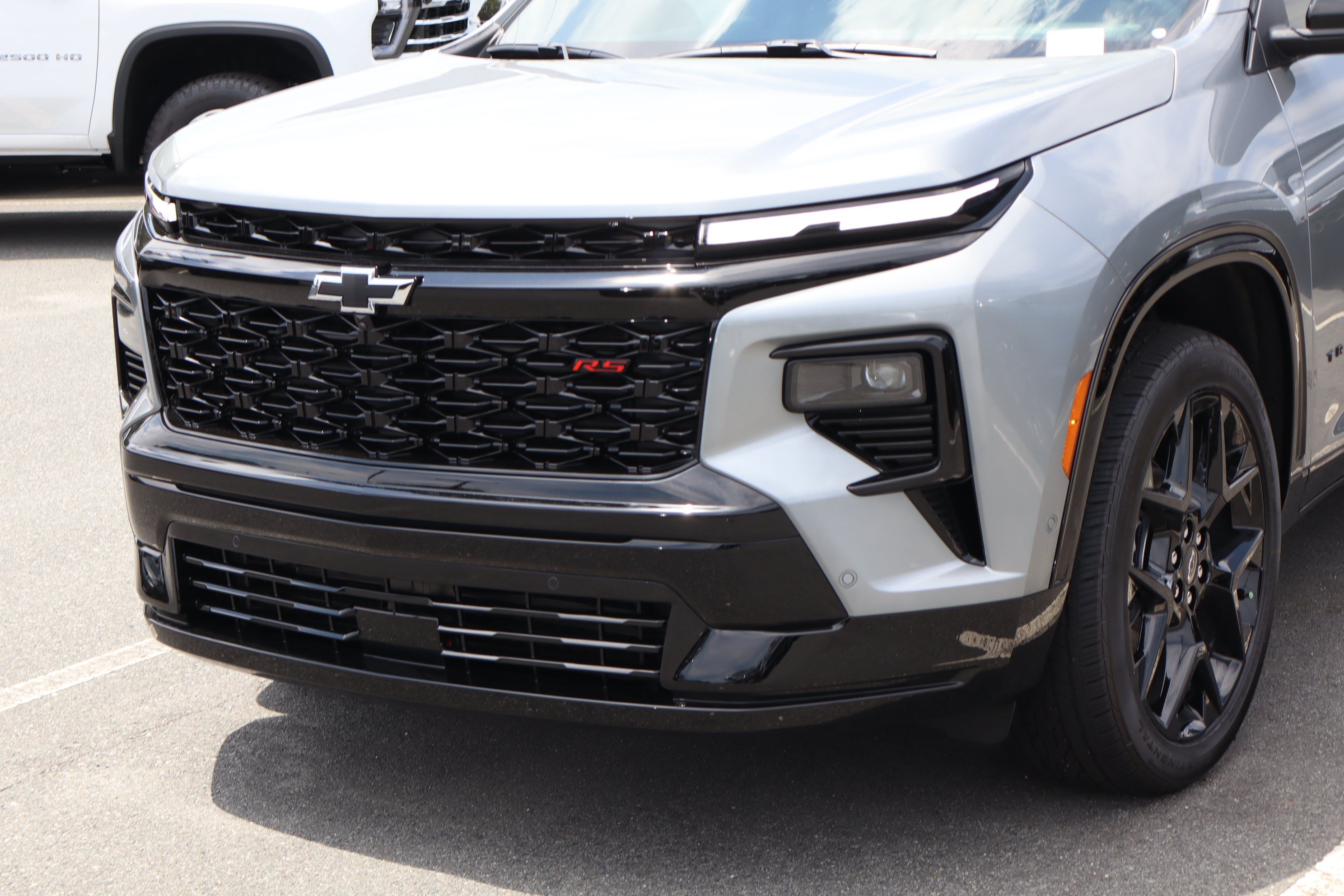 New 2026 Chevrolet Traverse RS w/ LPO, Cargo Package FWD image 5