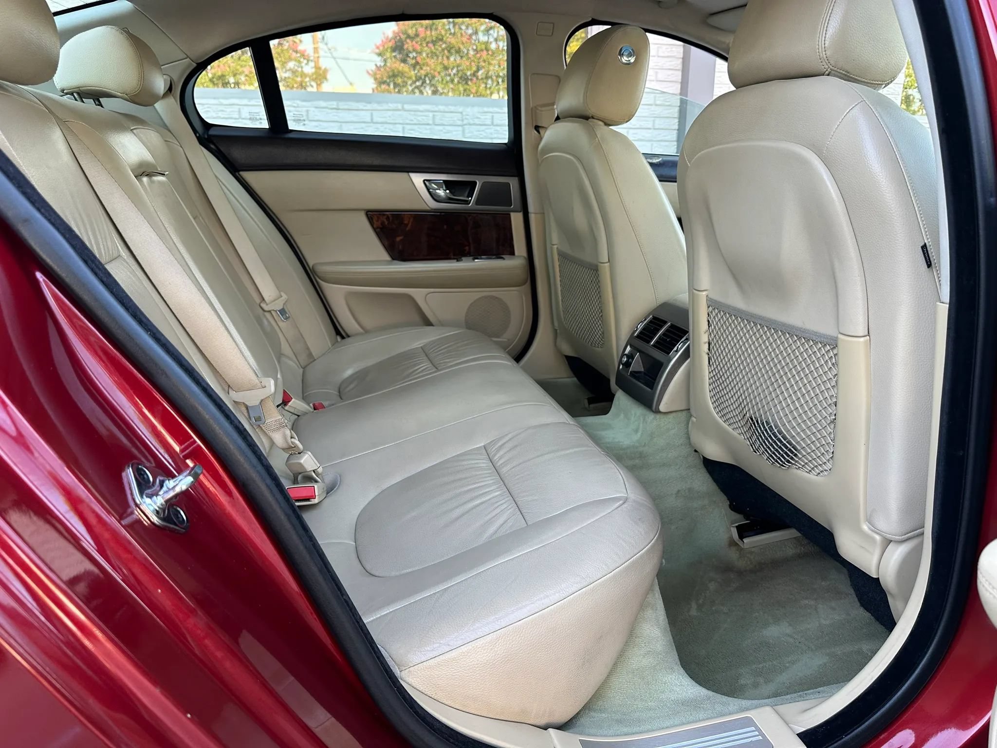 Used 2011 Jaguar XF RWD image 23