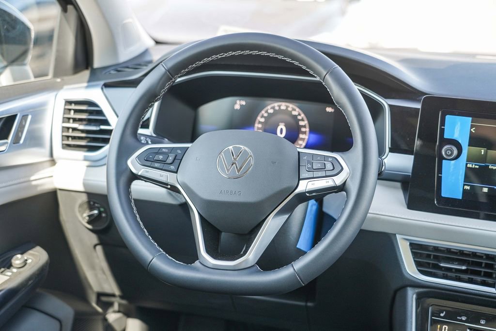 New 2025 Volkswagen Taos SE image 22