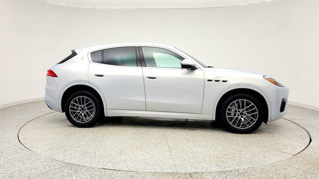 Used 2023 Maserati Grecale GT image 4