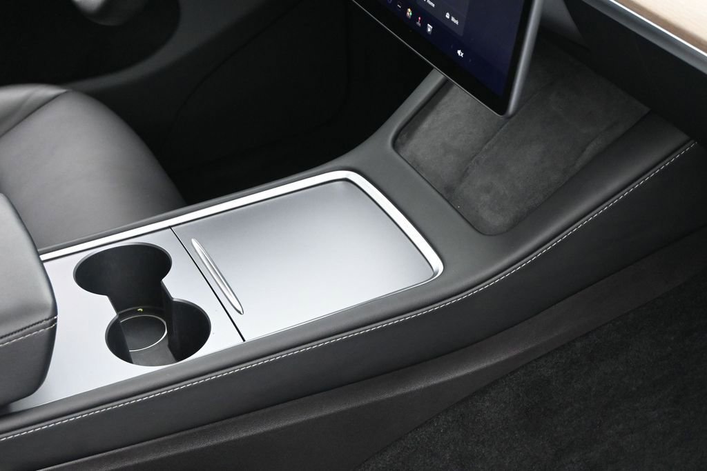 Used 2023 Tesla Model Y AWD image 34