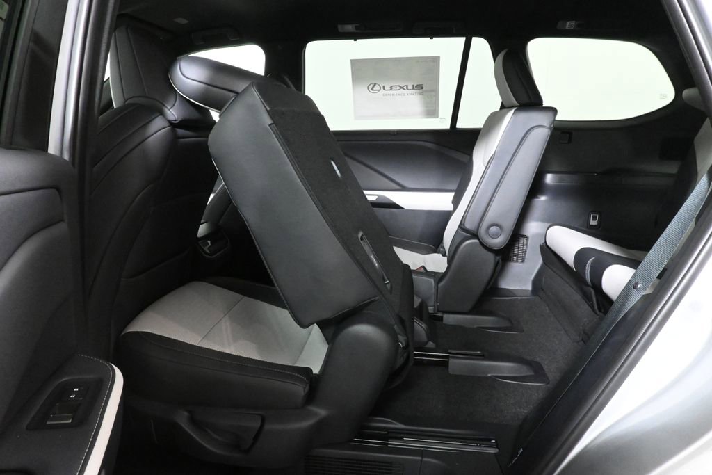 New 2026 Lexus TX 500h AWD w/ Technology Package image 33