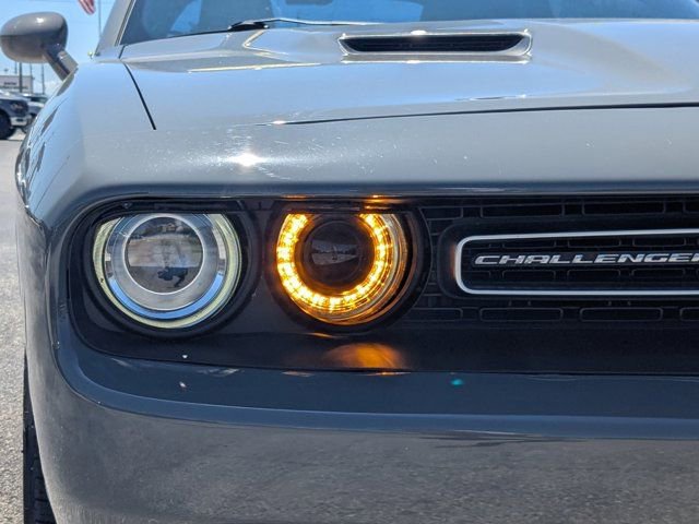 Used 2018 Dodge Challenger SXT RWD image 11