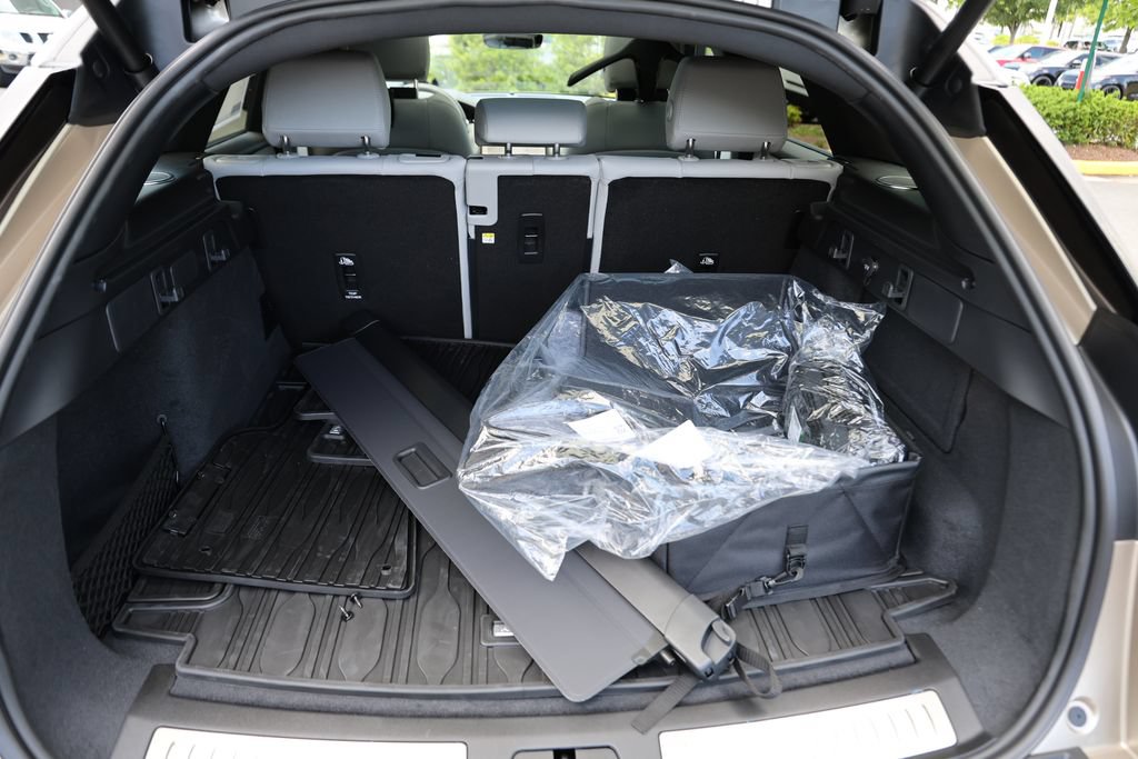 New 2026 Land Rover Range Rover Velar Dynamic SE AWD/4WD image 18