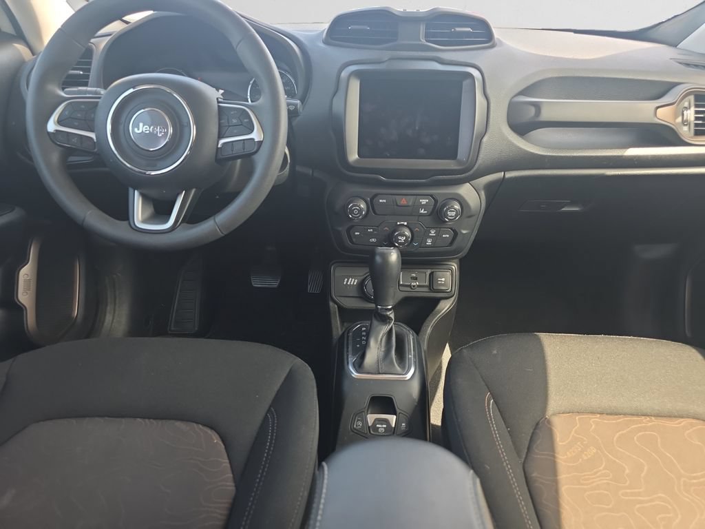 Used 2023 Jeep Renegade Latitude AWD/4WD image 11