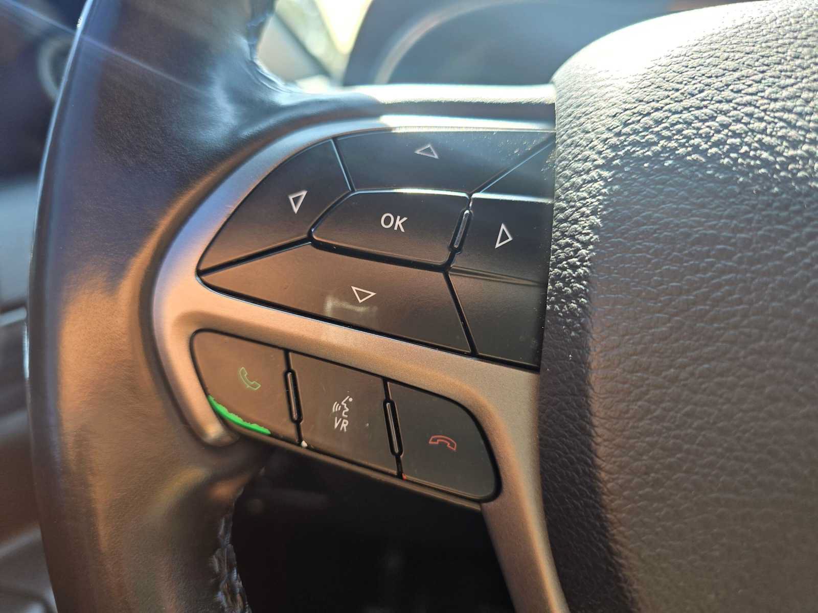 Used 2019 Jeep Grand Cherokee Laredo RWD image 34