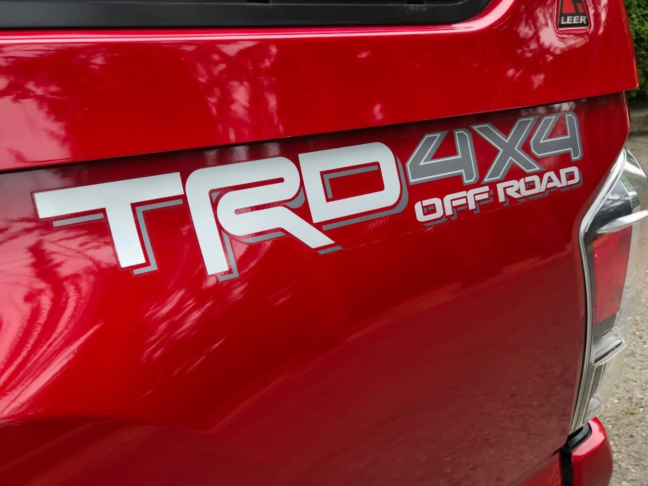 Used 2021 Toyota Tacoma TRD Off-Road w/ Technology Package AWD/4WD image 29