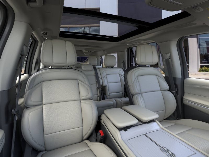 New 2026 Lincoln Navigator L Reserve AWD/4WD image 10