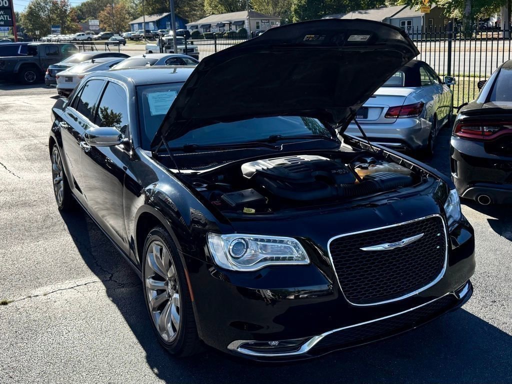 Used 2018 Chrysler 300 Limited image 4