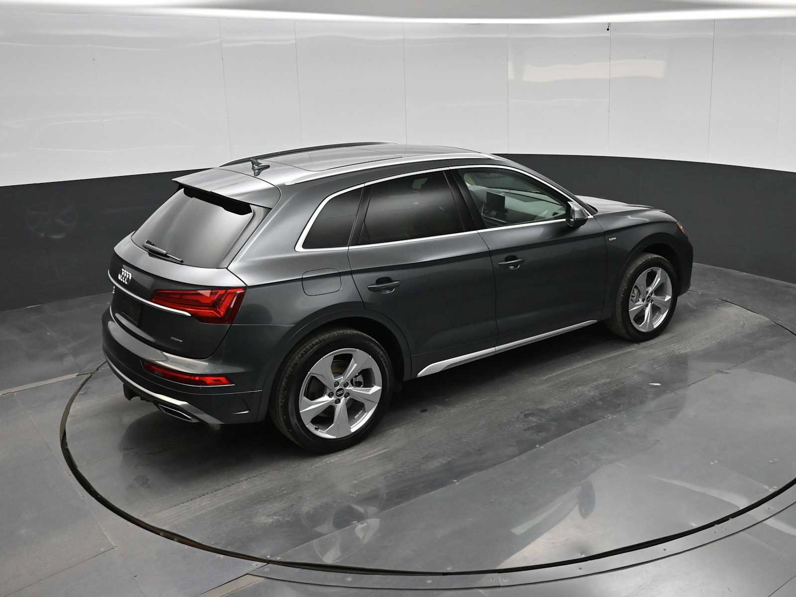 Used 2022 Audi Q5 2.0T Premium Plus w/ Premium Plus Package AWD/4WD image 30