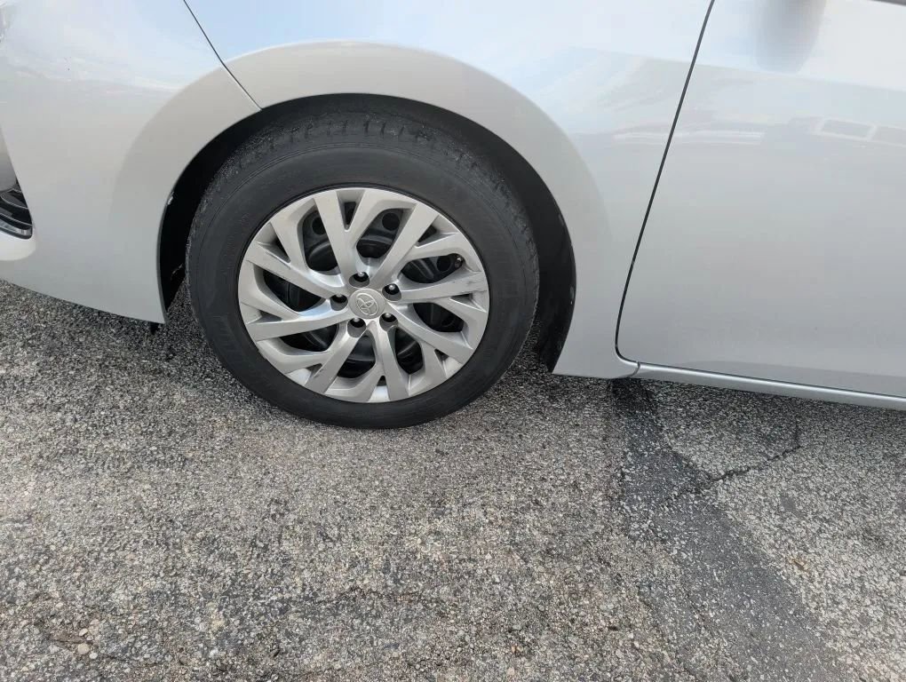 Used 2017 Toyota Corolla L FWD image 9