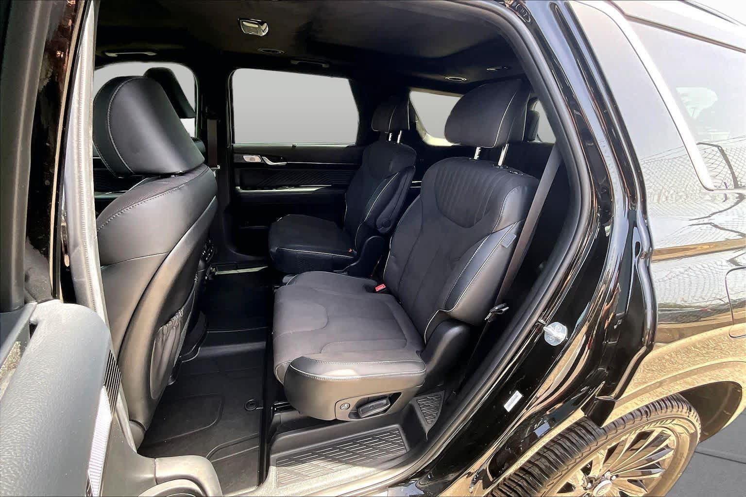 Used 2025 Hyundai Palisade Calligraphy AWD/4WD image 21