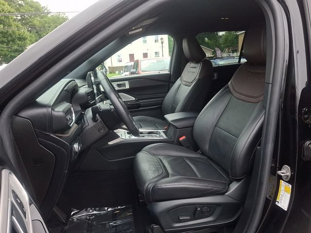 Certified 2022 Ford Explorer Platinum w/ Equipment Group 601A AWD/4WD image 19