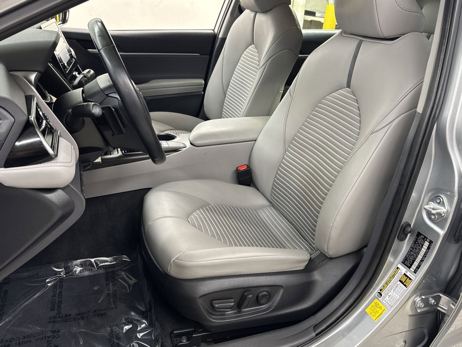 Used 2022 Toyota Camry SE image 16