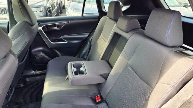 Used 2022 Toyota RAV4 SE w/ Convenience Package image 29