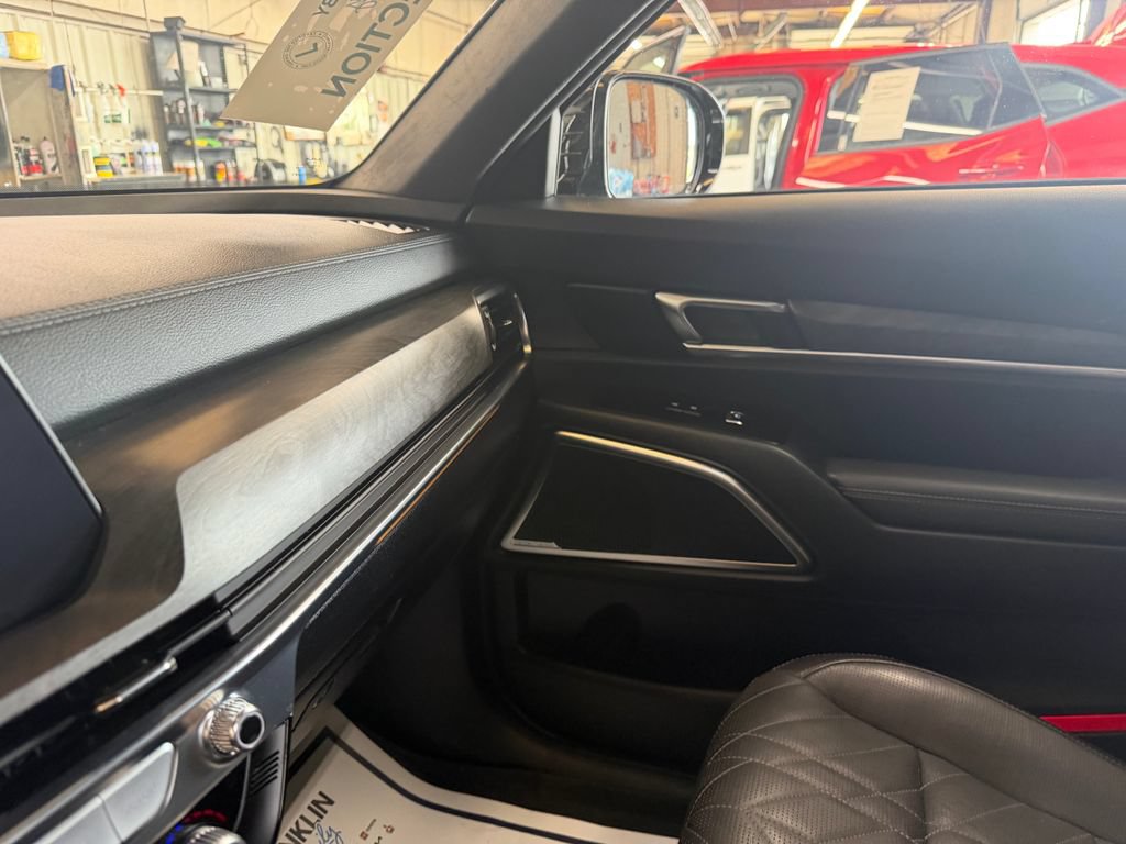 Used 2025 Kia Telluride SX Prestige X-Pro AWD/4WD image 14