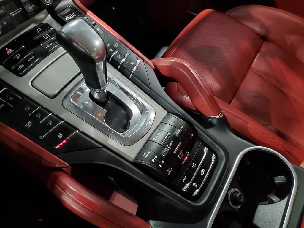 Used 2016 Porsche Cayenne GTS AWD/4WD image 37