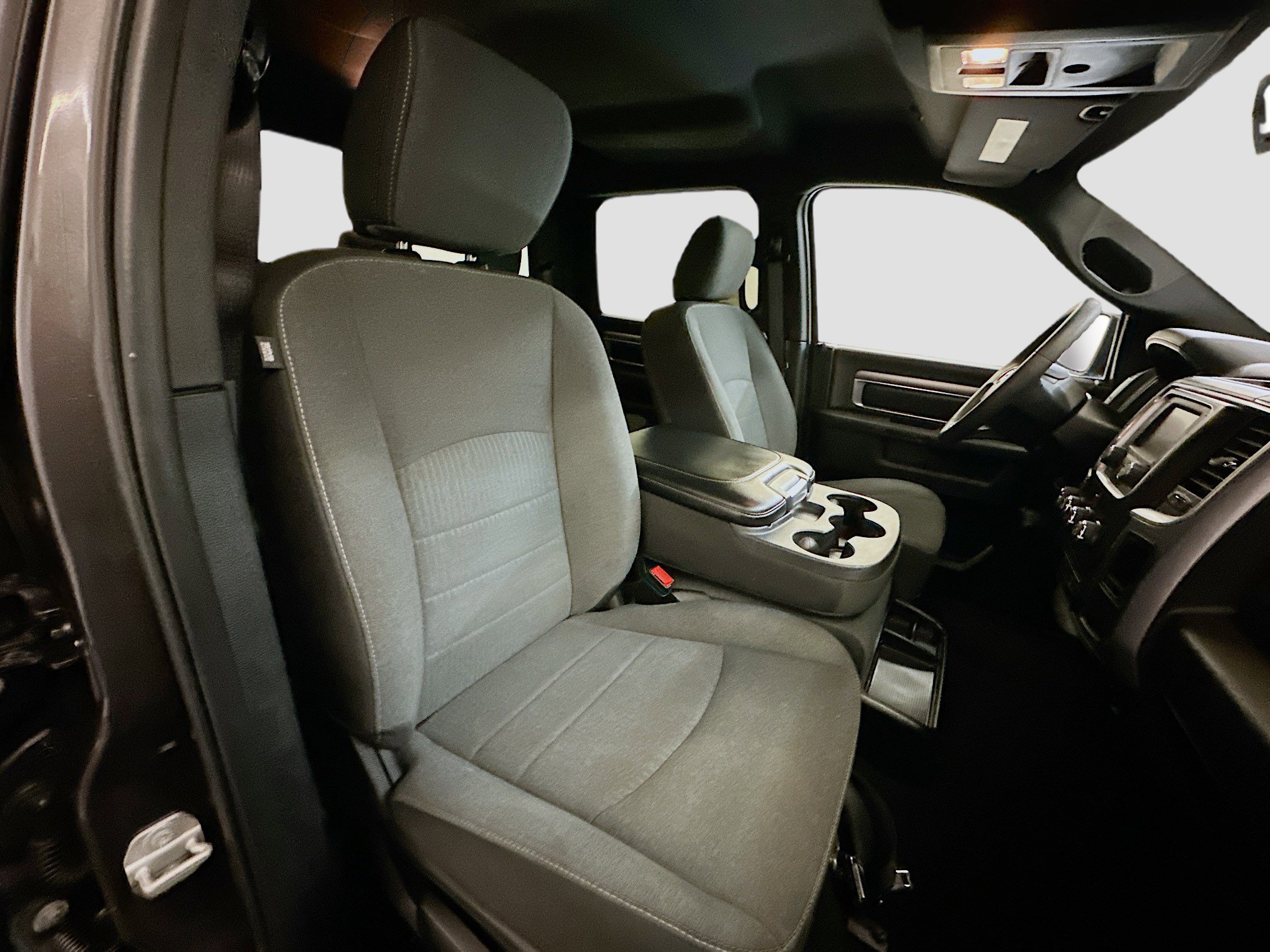 Used 2024 RAM 1500 Classic Warlock image 32