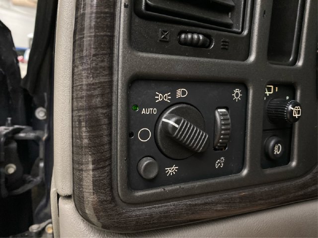 Used 2003 GMC Yukon Denali AWD/4WD image 23