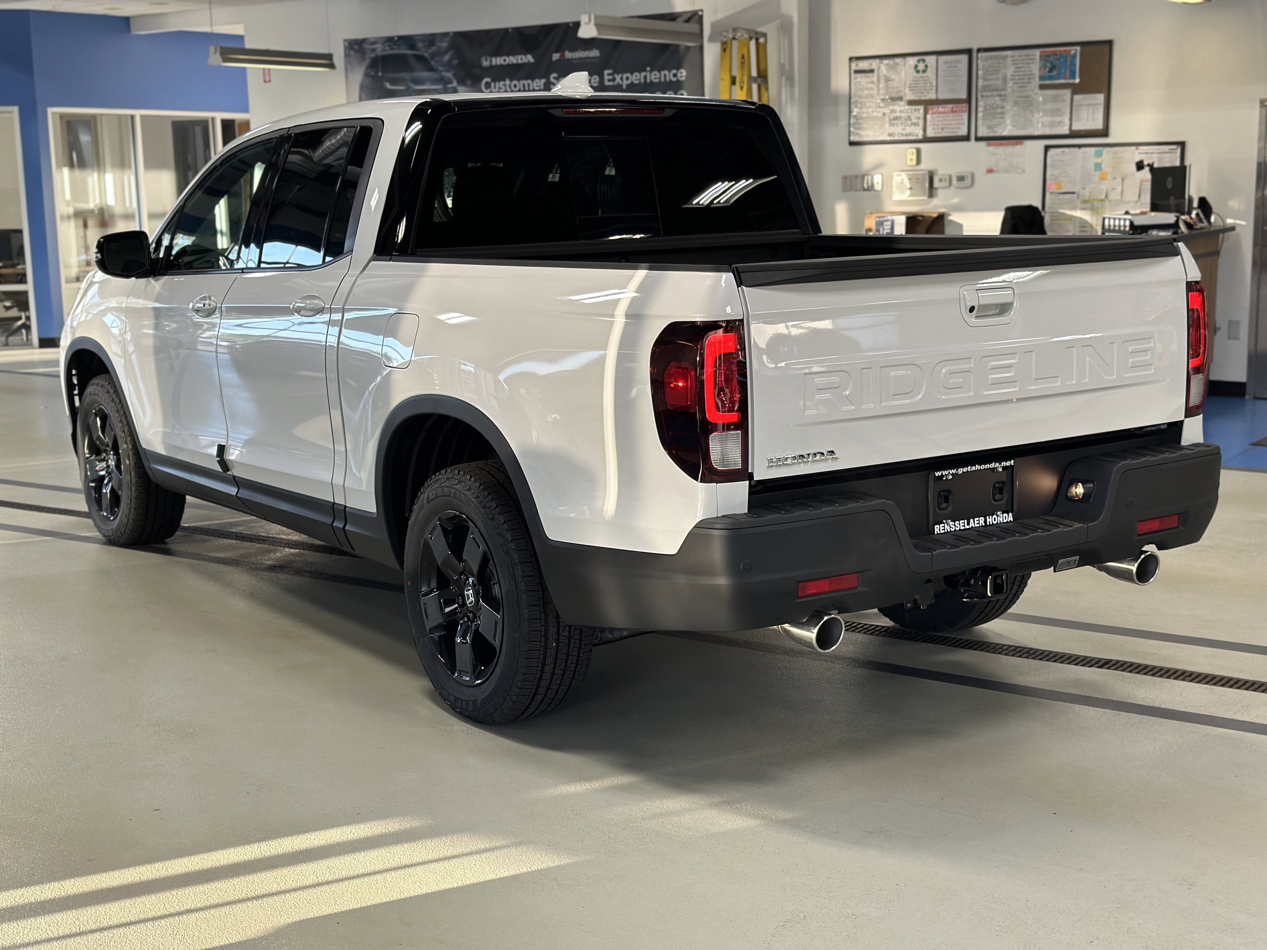 New 2026 Honda Ridgeline Black Edition image 8