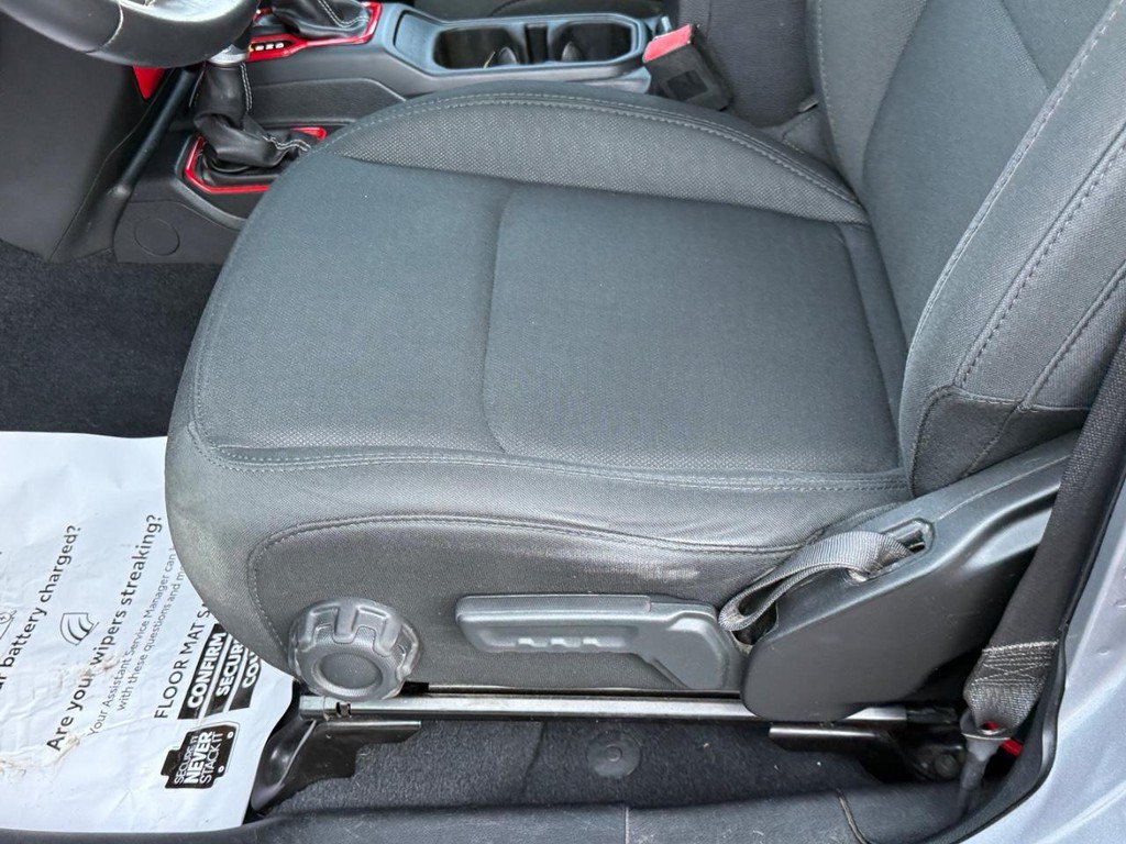 Used 2019 Jeep Wrangler Unlimited Sahara AWD/4WD image 16