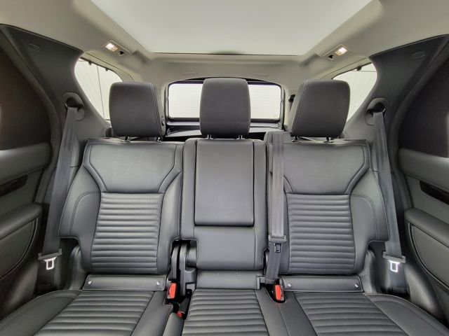 Used 2024 Land Rover Discovery S image 19