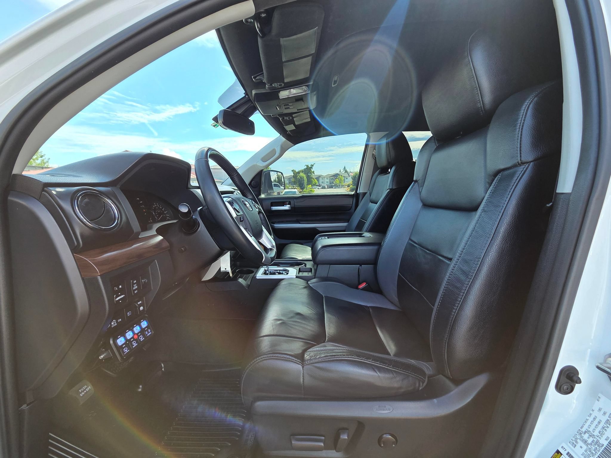 Used 2018 Toyota Tundra Limited w/ Limited Premium Package AWD/4WD image 26
