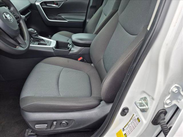 Used 2024 Toyota RAV4 XLE w/ Convenience Package FWD image 15