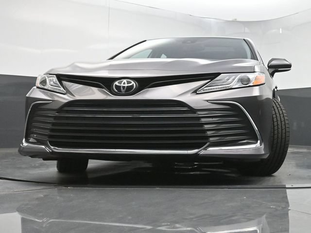 Used 2021 Toyota Camry XLE FWD image 34