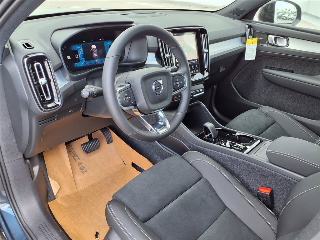 New 2026 Volvo XC40 B5 Ultra w/ Protection Package Premier AWD/4WD image 12