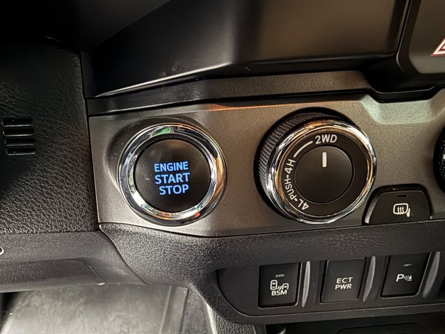 Used 2019 Toyota Tacoma TRD Off-Road image 11