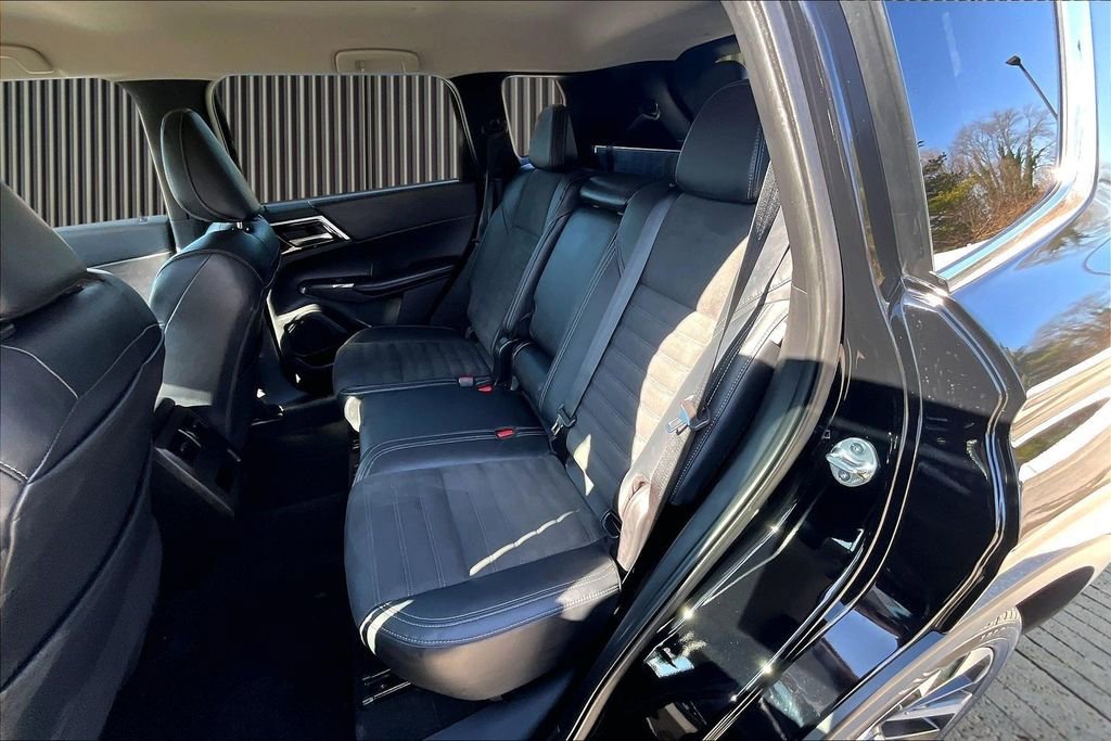 Used 2022 Mitsubishi Outlander SE image 27