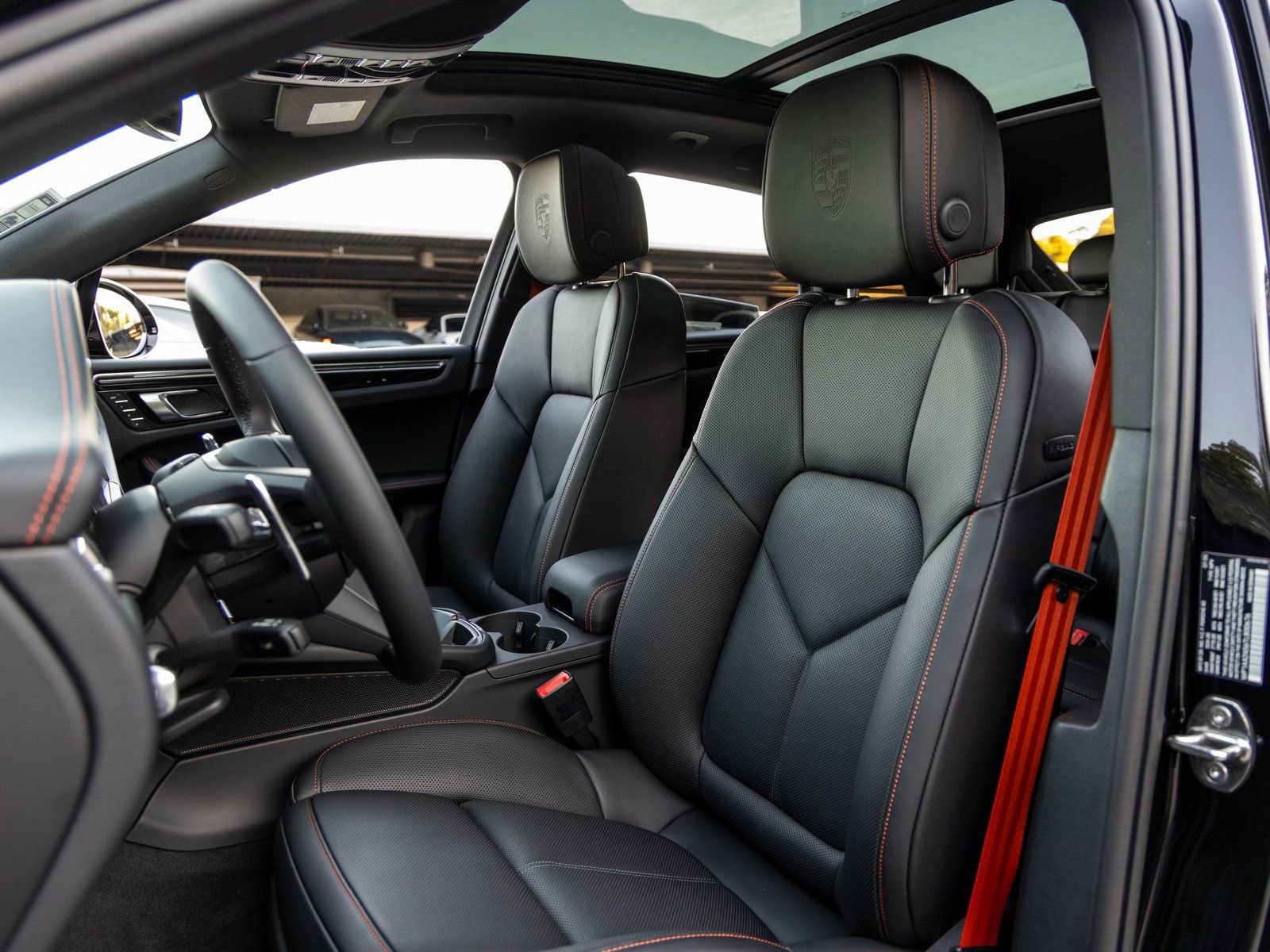 New 2026 Porsche Macan AWD/4WD image 5