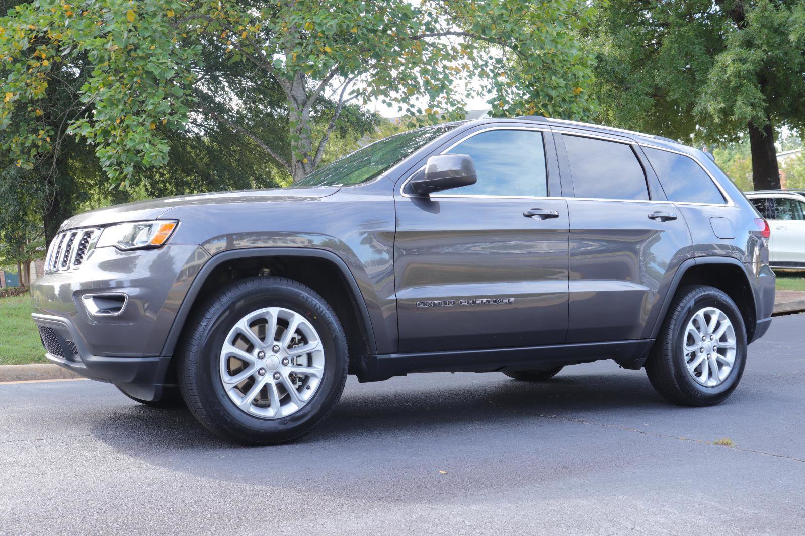Used 2021 Jeep Grand Cherokee Laredo