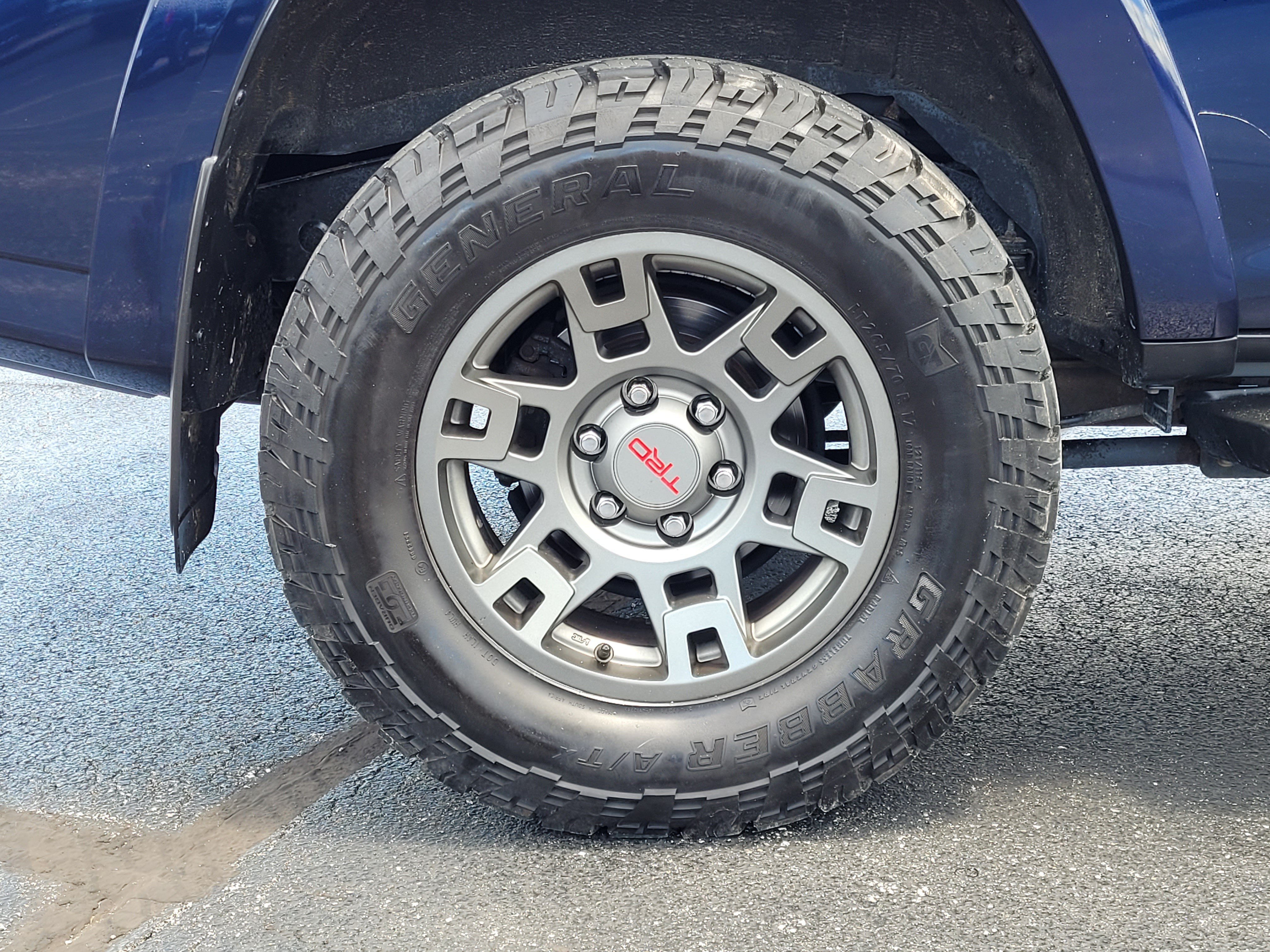 Used 2019 Toyota 4Runner TRD Off-Road Premium AWD/4WD image 11
