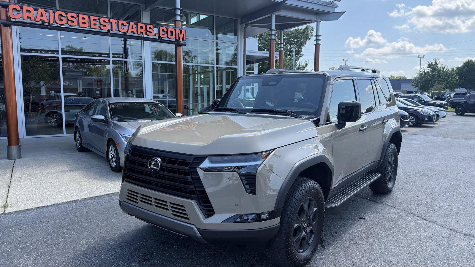 Used 2025 Lexus GX 550 AWD/4WD image 3