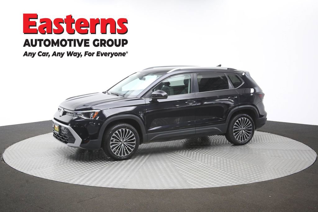 Used 2025 Volkswagen Taos SE FWD image 59