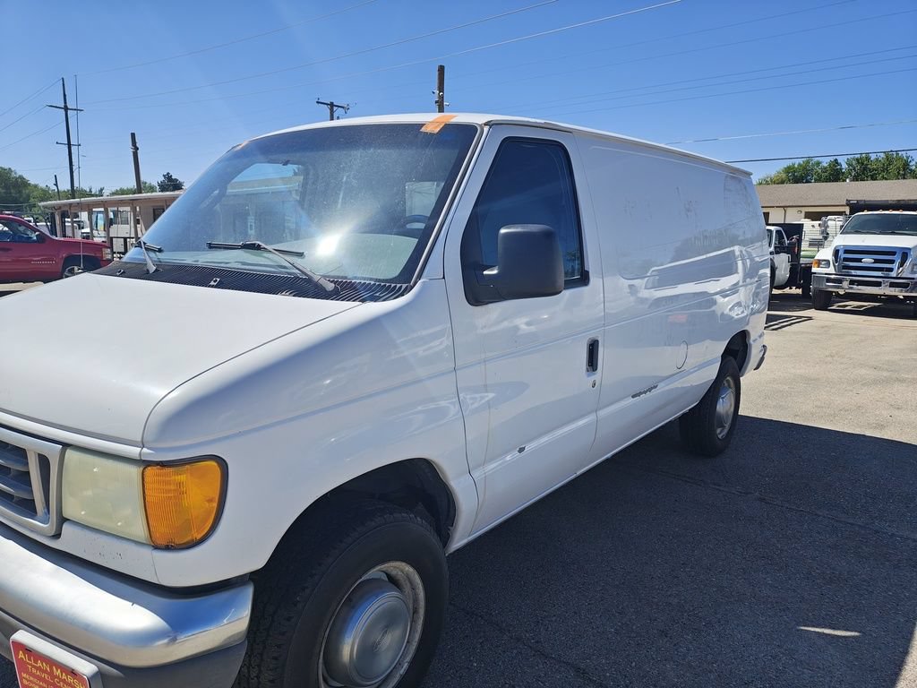 Used 2004 Ford E-250 and Econoline 250 RWD image 1