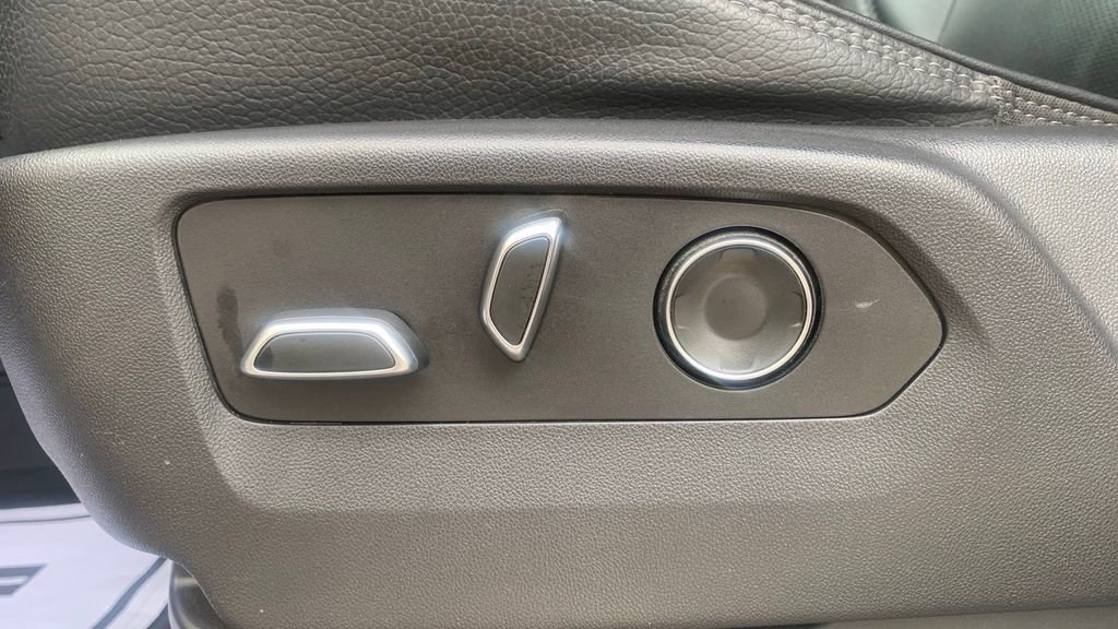 Used 2024 GMC Sierra 2500 Denali w/ Denali Reserve Package image 25