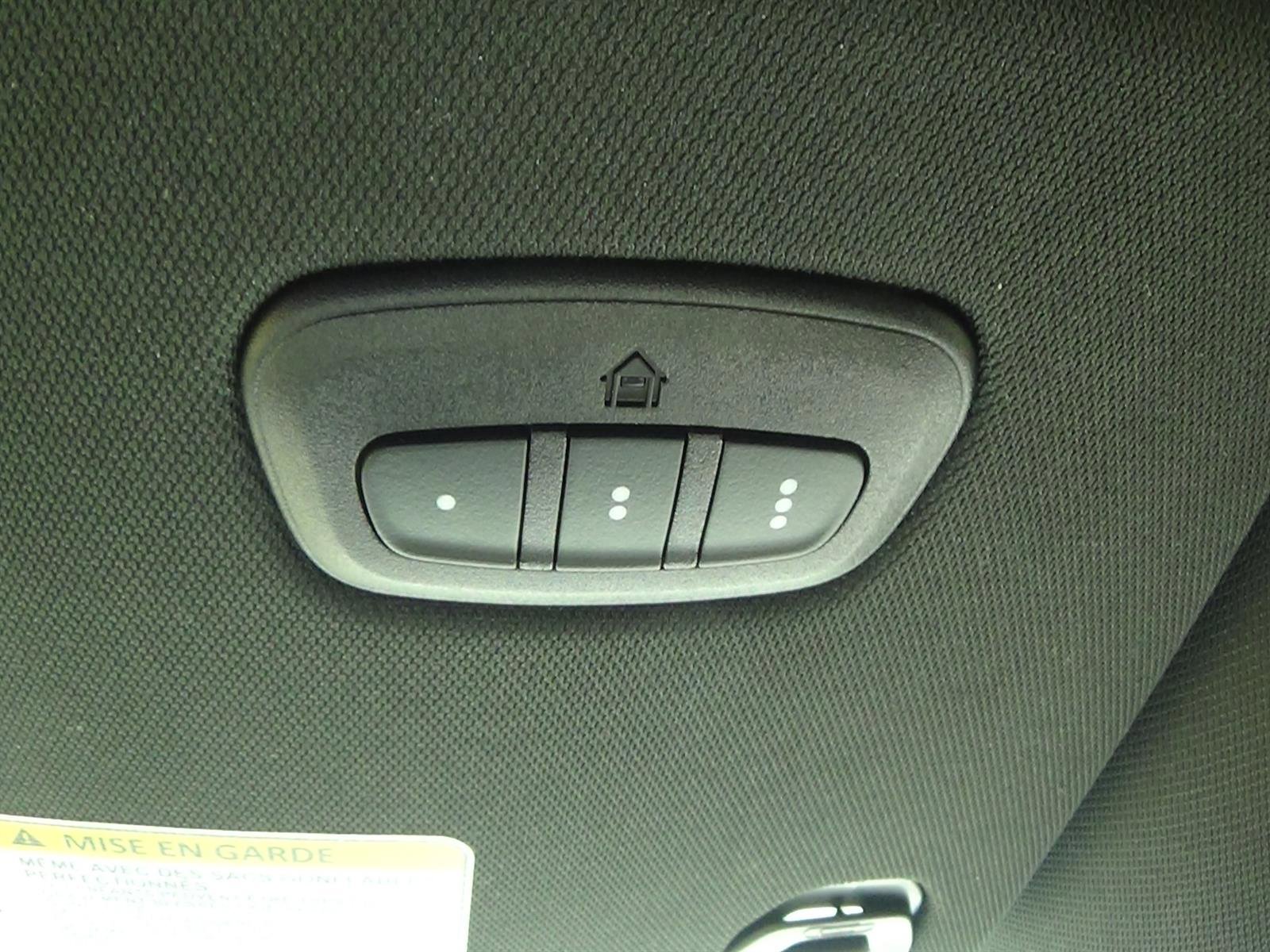 Certified 2025 Jeep Wagoneer L 4WD image 36