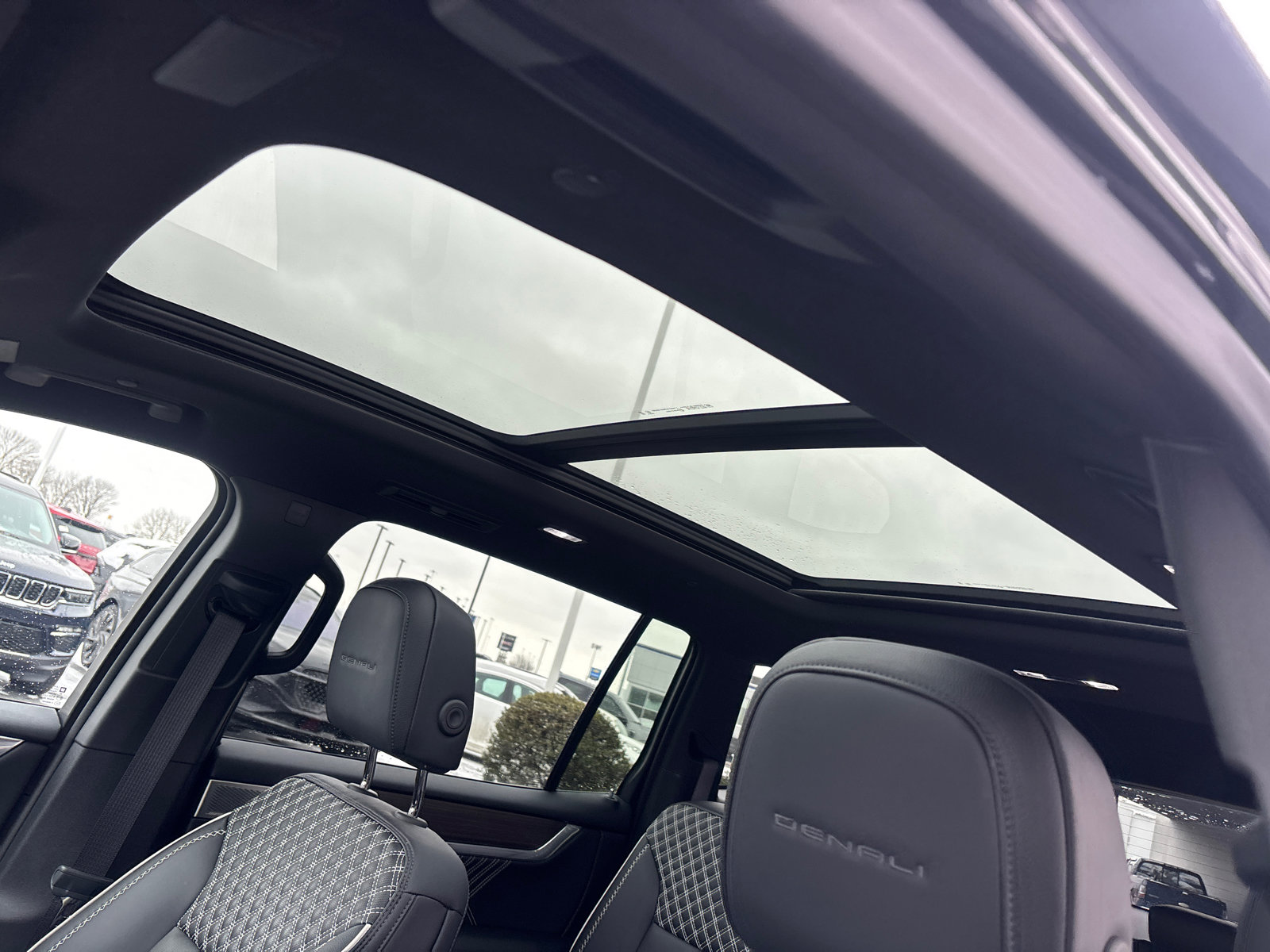 Used 2025 GMC Acadia Denali w/ Super Cruise Package image 24