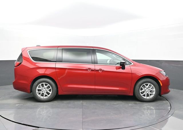 New 2026 Chrysler Voyager LX image 6