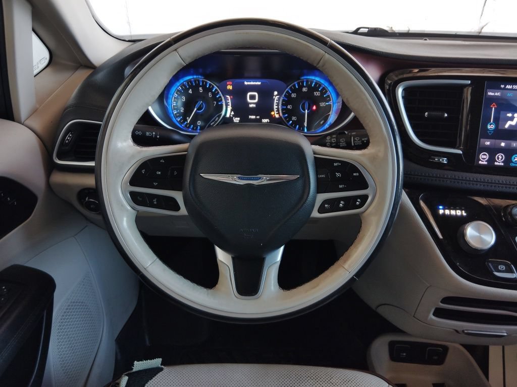 Used 2019 Chrysler Pacifica Limited w/ Advanced Safetytec Group FWD image 23