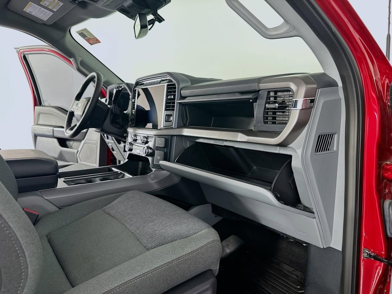 Used 2024 Ford F150 XLT w/ Equipment Group 302A MID image 39