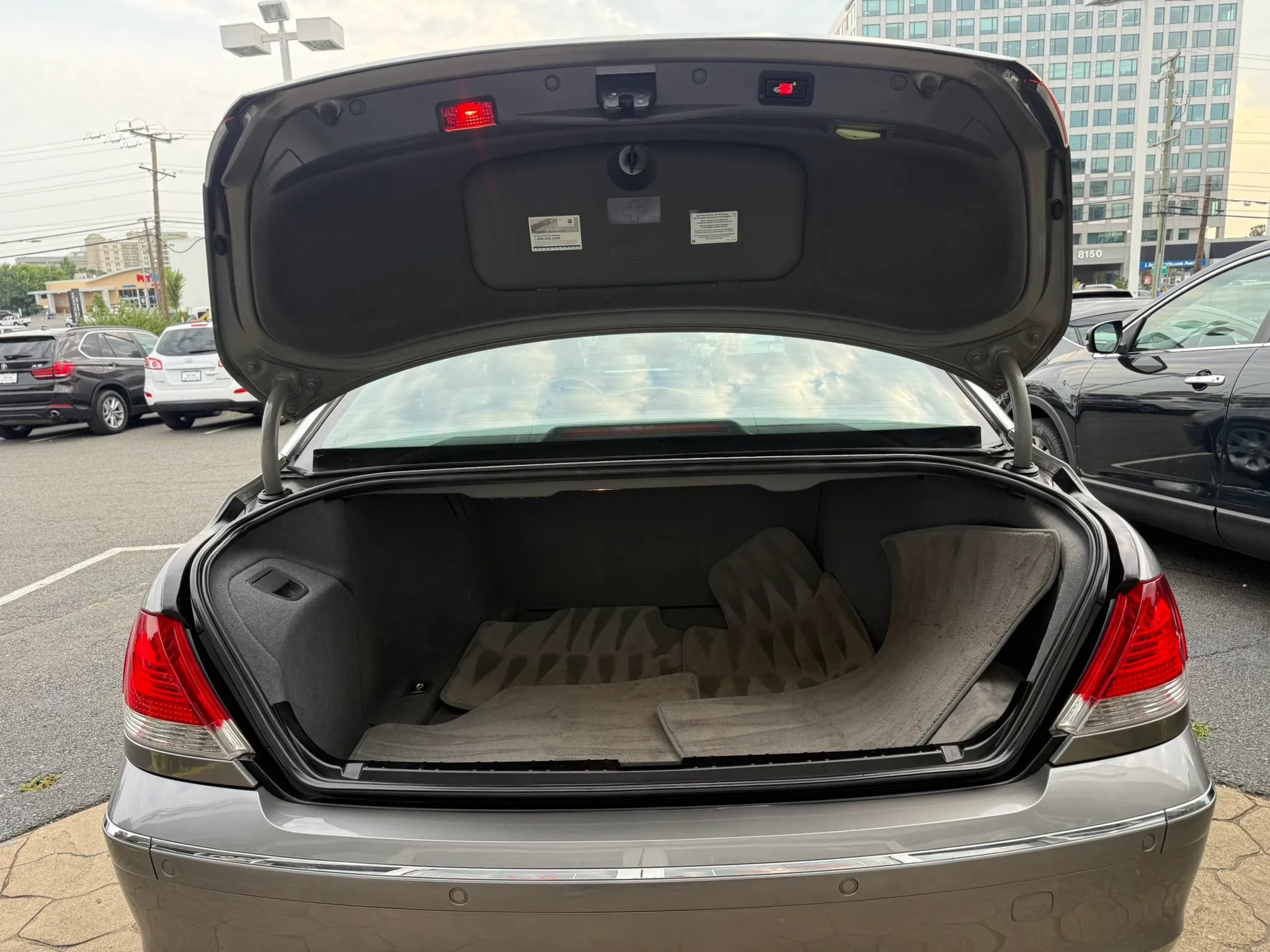 Used 2006 BMW 750Li RWD image 46
