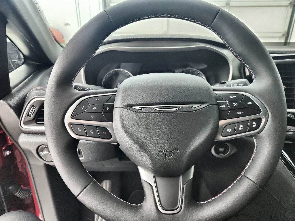 New 2027 Chrysler Pacifica Select AWD/4WD image 22