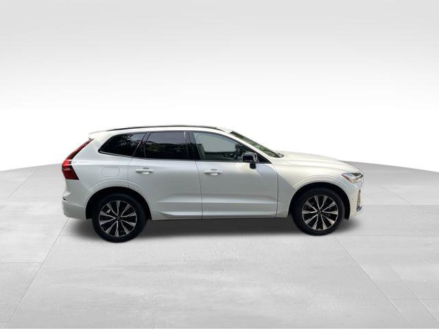 Certified 2024 Volvo XC60 B5 Plus w/ Climate Package AWD/4WD image 9